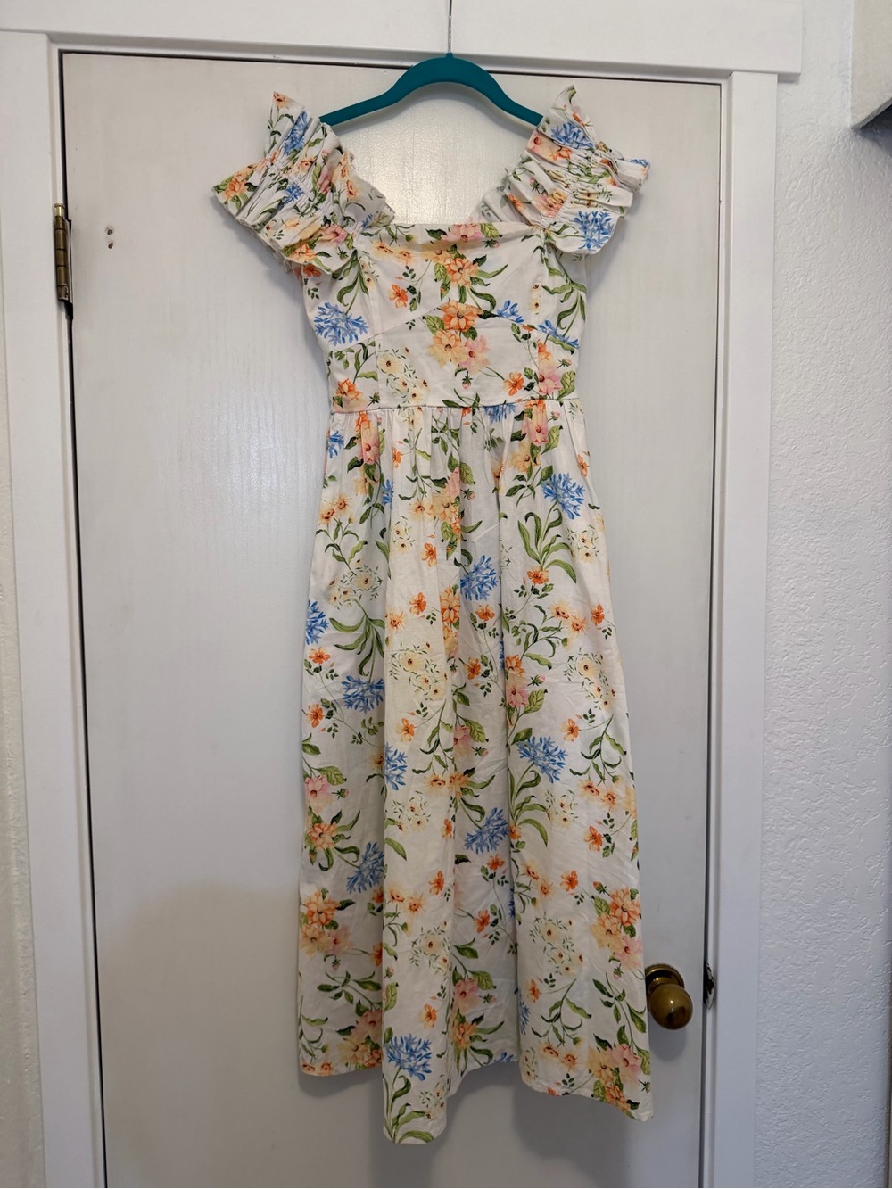 Wayf White Floral Ruffle-Sleeve Midi Dress new without tag